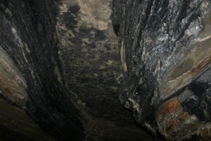 De vastes tunnels souterrains sous les pyramides.