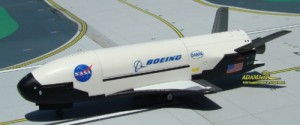 Le concept du Boeing X-37B est de créer un appareil volant capable de survivre dans l’espace. Fruit d’une collaboration entre le ministère de la défense américain et la NASA, personne ne sait exactement ce qu’il en est du Boeing X-378. Nous savons simplement qu’il peut rester dans l’espace pendant un mois et qu’il peut ensuite se poser sur la Terre comme un avion ordinaire. La mise en orbite s’effectue à l’aide d’un réacteur de fusée à usage unique.